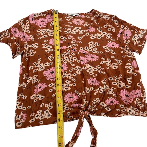 Madewell Novel Tie Front in Hillside Daisies Size Medium - Picture 14 of 17